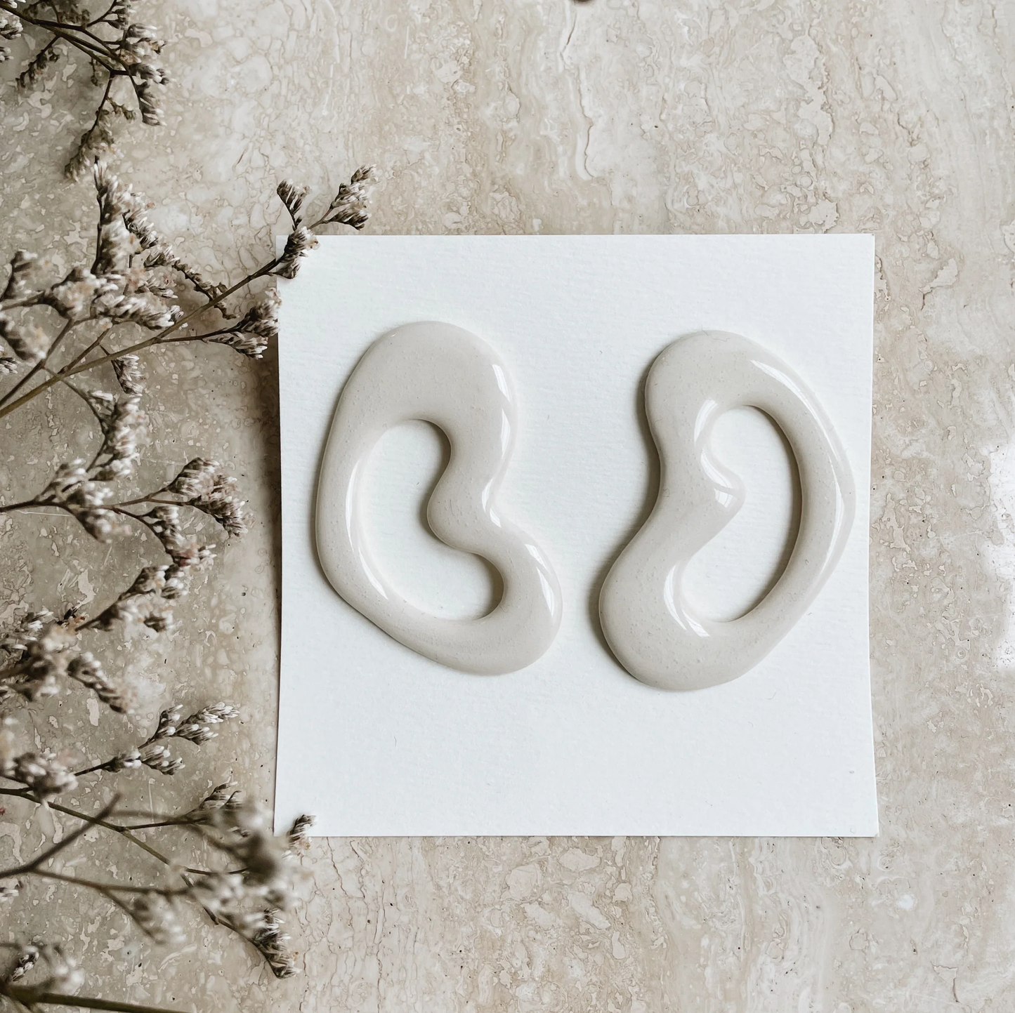 BRASILEIRA earrings large cream