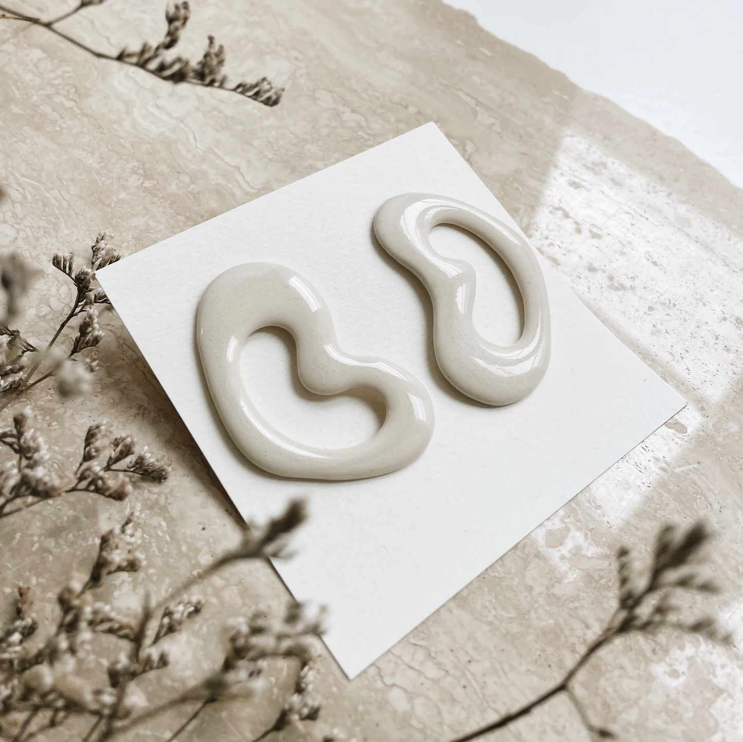 BRASILEIRA earrings large cream
