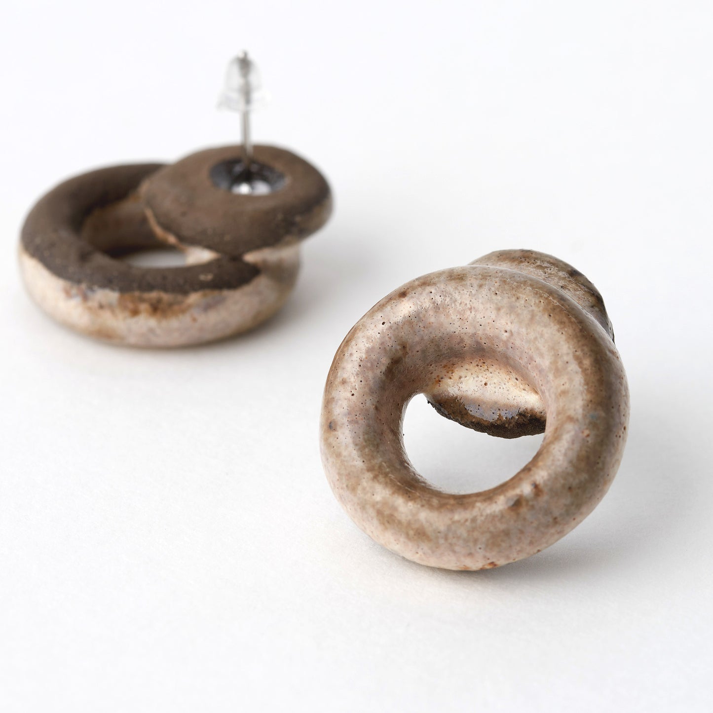 AREIA Earrings round beige